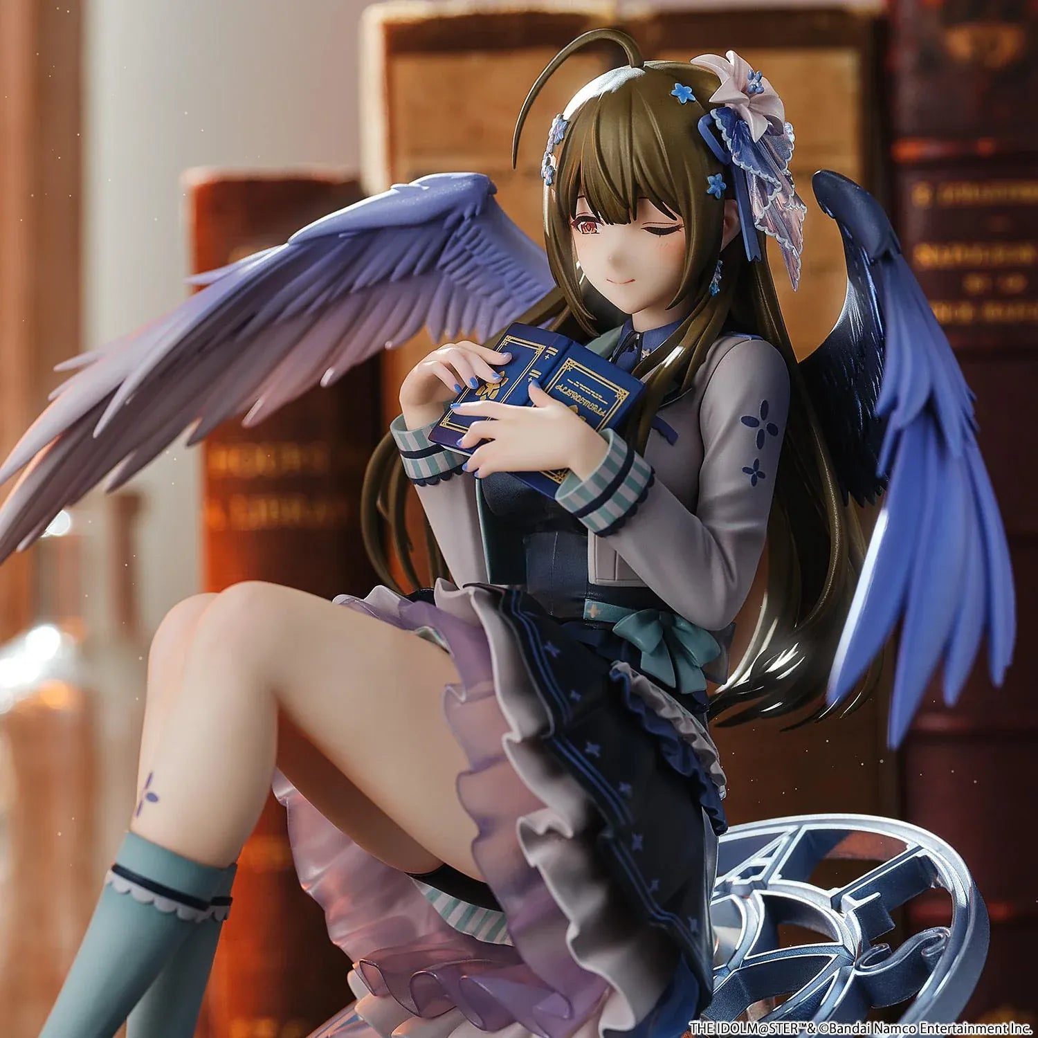 Chiyuki Kuwayama Gardienne White Pearl 1/6 scale figure with wings and elegant seated pose