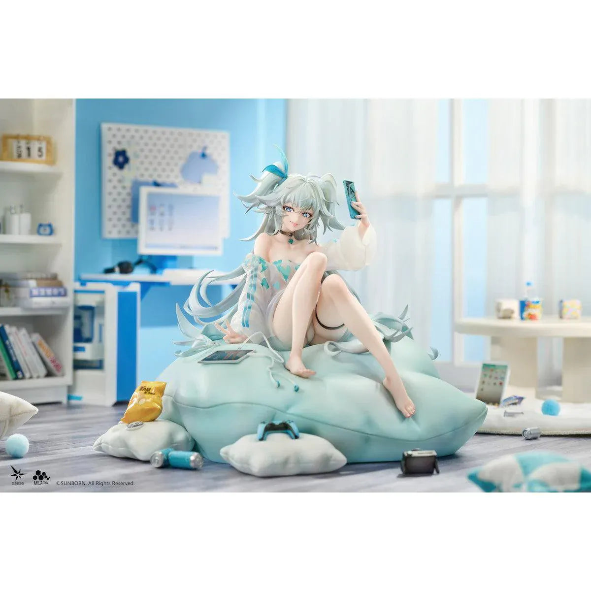 Girls' Frontline 2 Exilium Florence Marvellous Herb Cake Ver. 1/7 Scale Figure seated on a cushion with mint hair, phone accessory, pillows, snacks, and game controller details