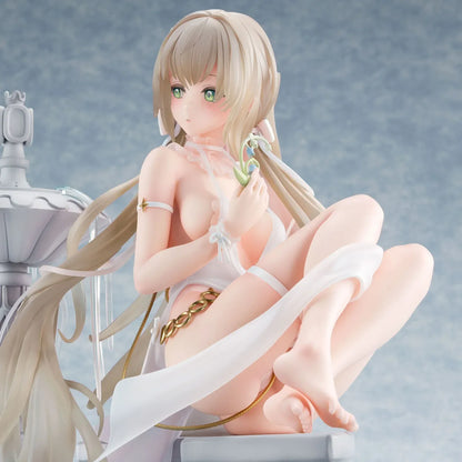 Houkiboshi Illustration Momoko 1/6 scale figure seated under crescent moon with flowing hair and gold accessories.