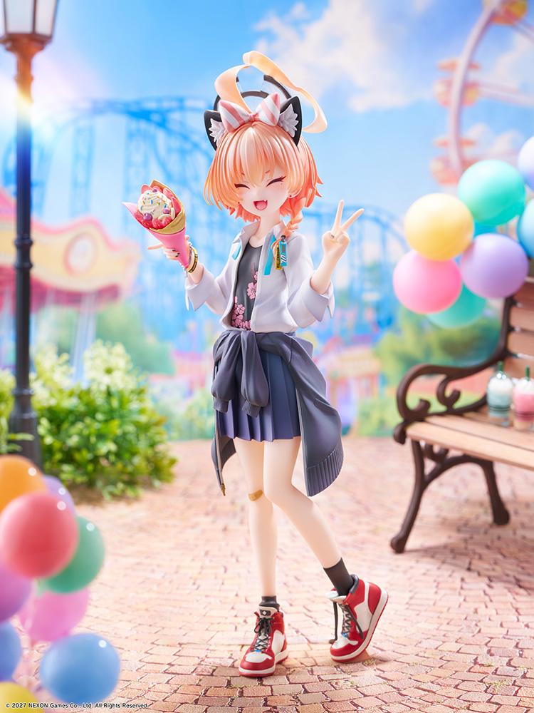 Blue Archive Neru School Memorial Lobby Ver 1/7 Scale Figure holding a colorful crepe and making a peace sign