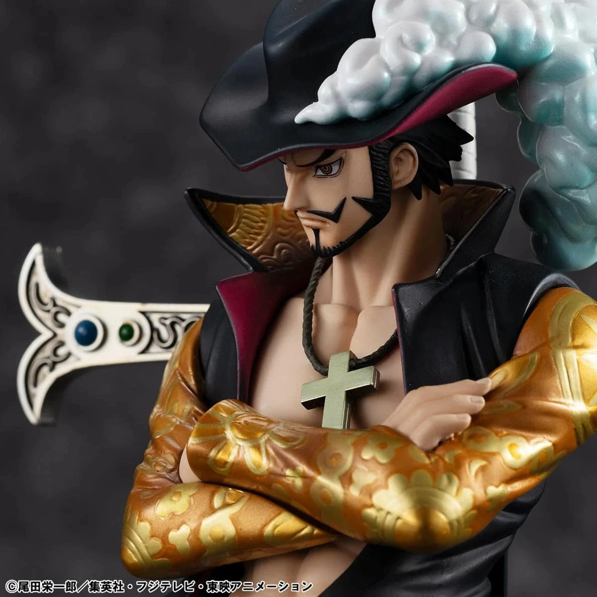 One Piece Portrait of Pirates SA-Limited Dracule Mihawk Ver. R Figure standing with arms crossed and sword on back