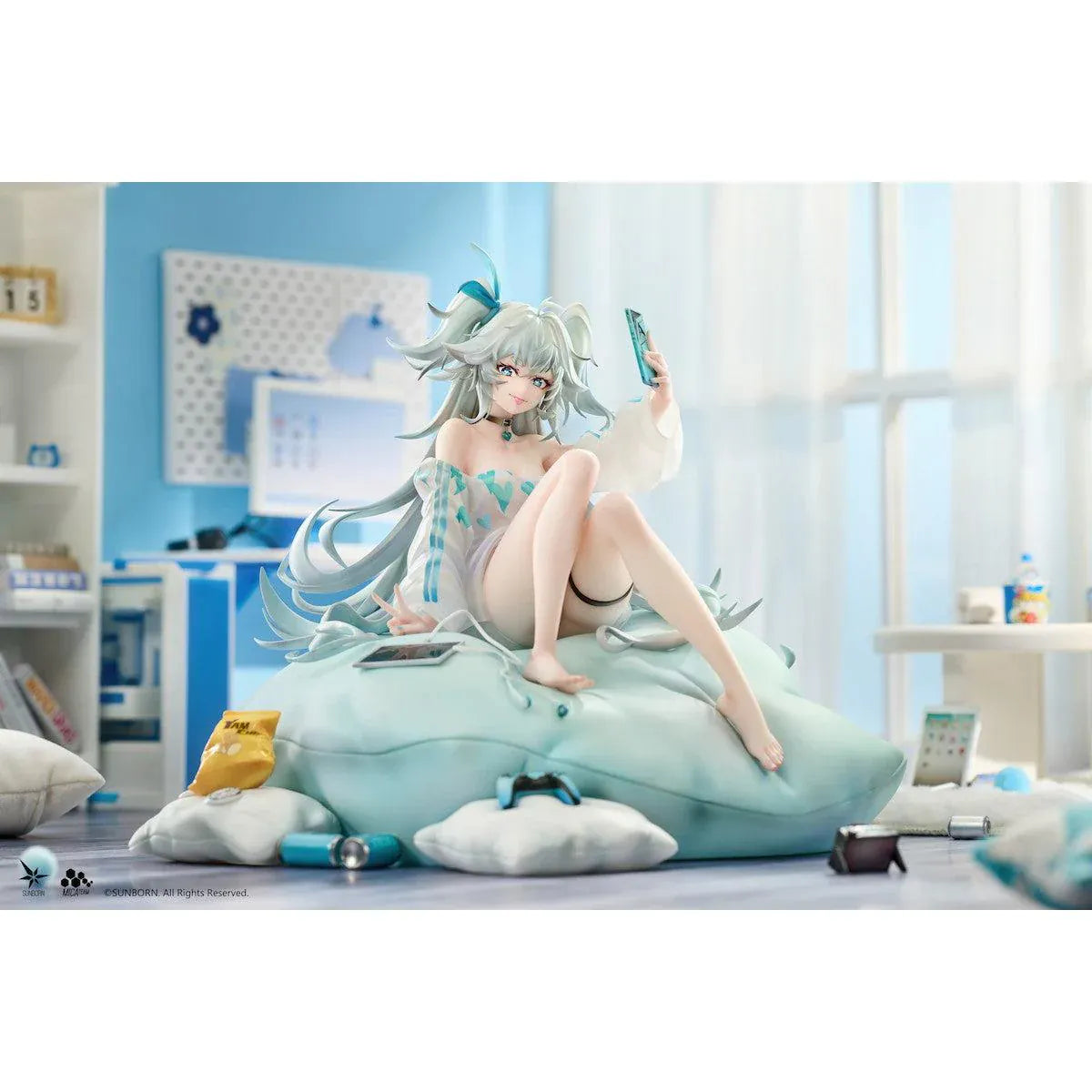 Girls' Frontline 2 Exilium Florence Marvellous Herb Cake Ver. 1/7 Scale Figure seated on a cushion with mint hair, phone accessory, pillows, snacks, and game controller details