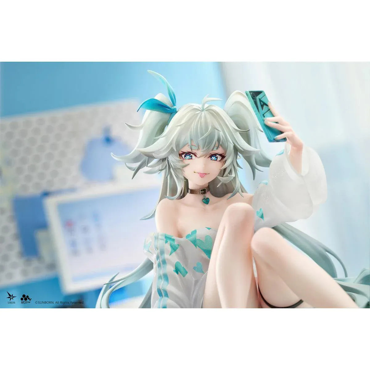 Girls' Frontline 2 Exilium Florence Marvellous Herb Cake Ver. 1/7 Scale Figure seated on a cushion with mint hair, phone accessory, pillows, snacks, and game controller details