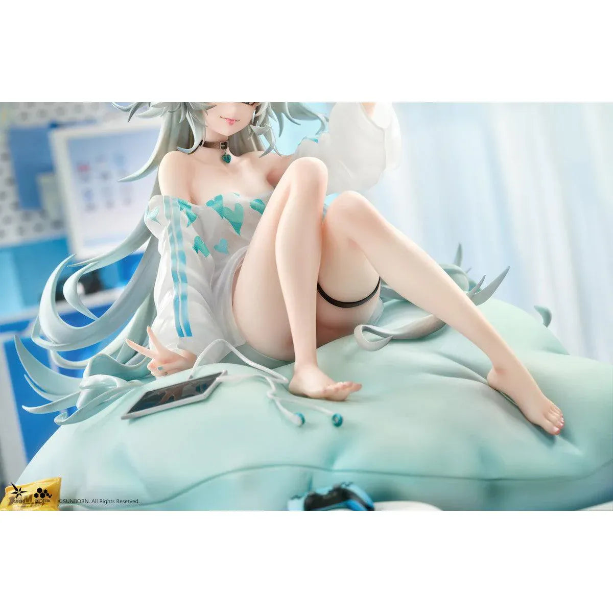 Girls' Frontline 2 Exilium Florence Marvellous Herb Cake Ver. 1/7 Scale Figure seated on a cushion with mint hair, phone accessory, pillows, snacks, and game controller details