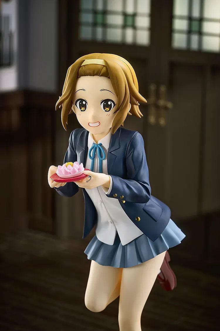 K-ON! POP UP PARADE L Ritsu Tainaka figure wearing her school uniform and carrying a plate with a slice of cake.