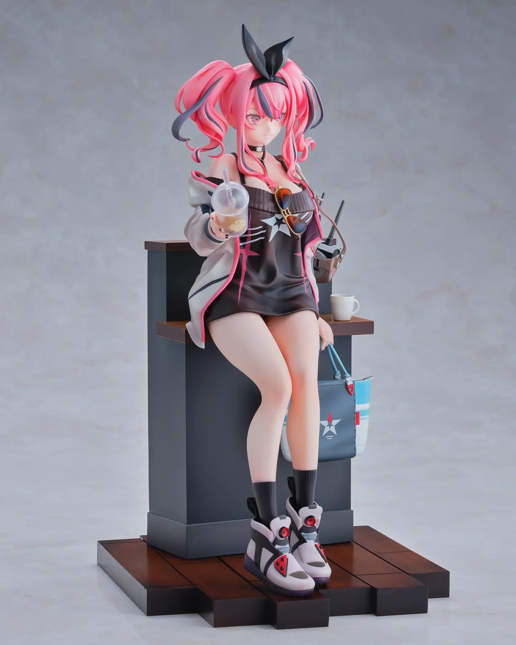 Azur Lane Bremerton Day Off Date Ver. 1/8 scale figure sitting on a café counter holding a drink with tote bag at her side