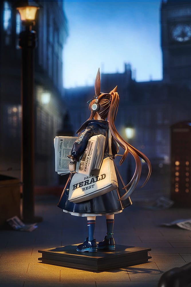 Arknights Amiya 1/7 Scale Figure (Newsgirl Ver.) stands poised with newspaper bag and staff, clad in a navy-blue dress with newsboy cap, showcasing her unique blend of leadership and style.