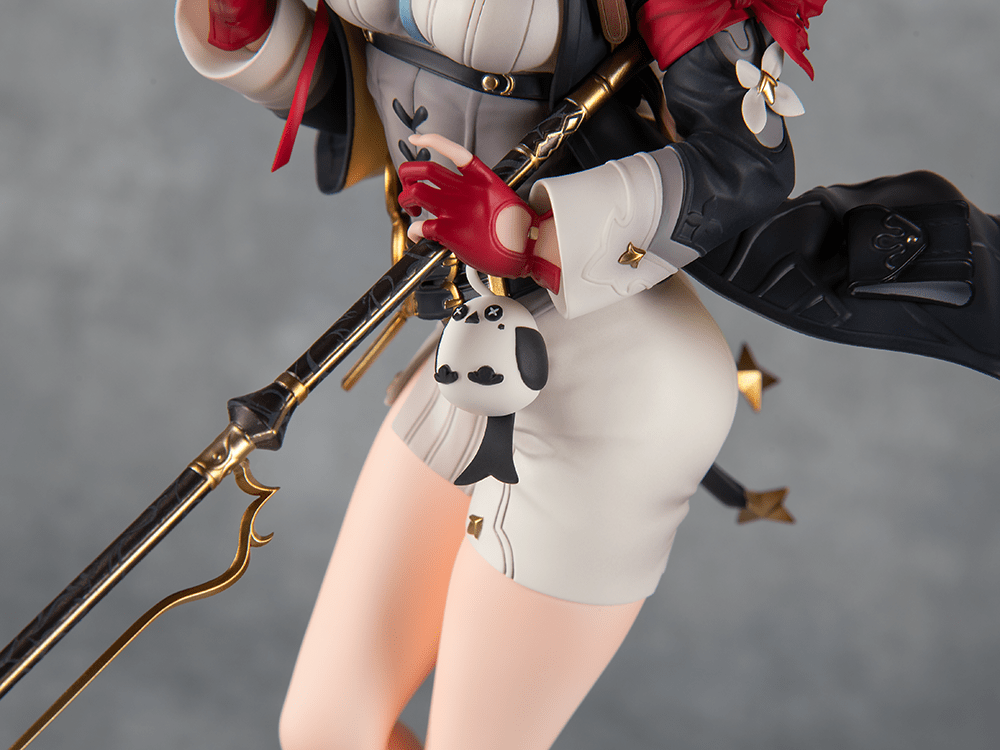 Atelier Yumia: The Alchemist of Memories & the Envisioned Land Yumia Liessfeldt 1/7 Scale Figure featuring Yumia in detailed alchemist attire with a staff and accessories.