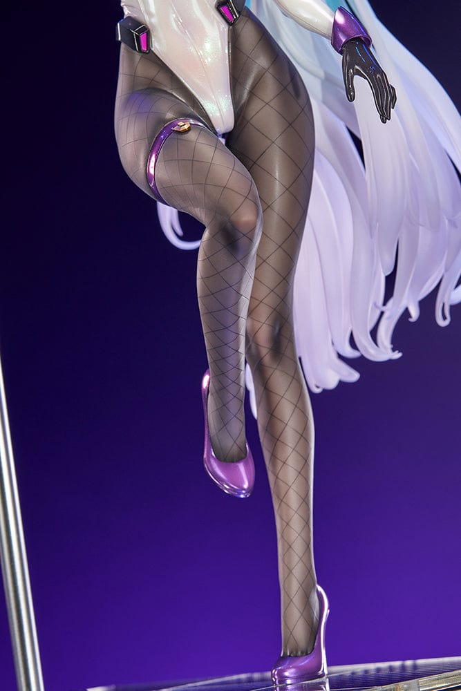 Azur Lane Kearsarge (All-Night Charge Ver.) 1/7 Scale Figure featuring Kearsarge in a bunny outfit with fishnet stockings and a DJ duck companion.