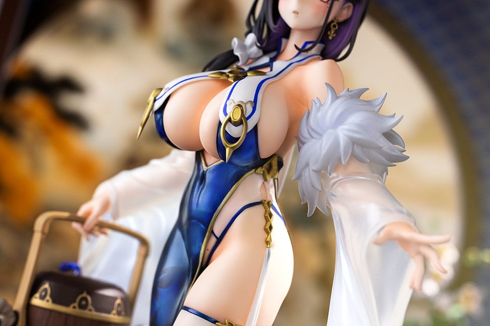 Azur Lane Ting An (Lightweight Ver.) 1/7 Scale Figure in blue and white outfit holding a wooden pail, with translucent sleeves and floral patterns.