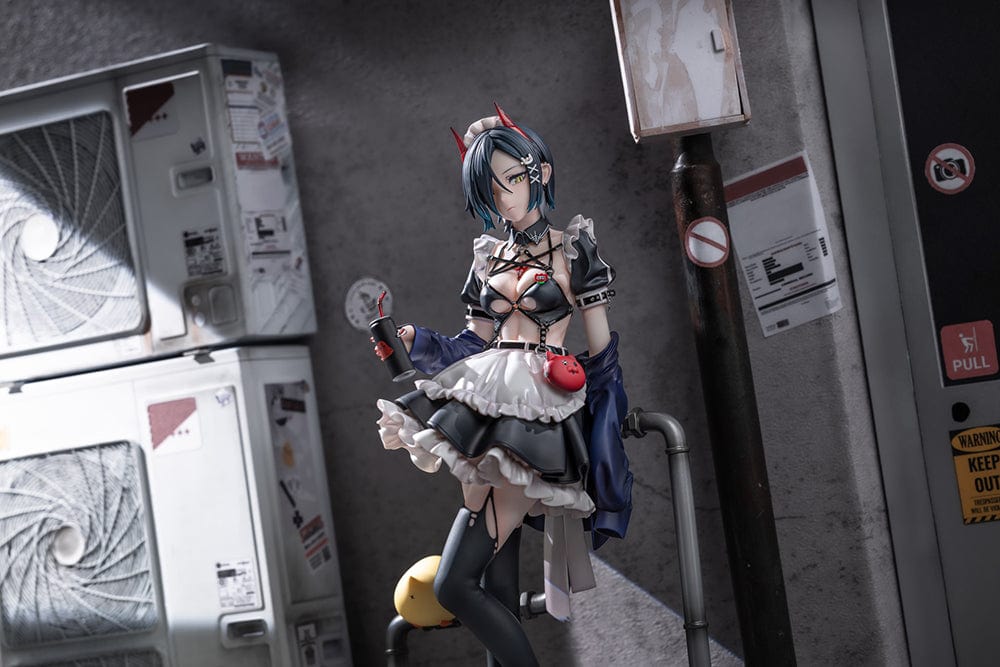 Azur Lane Ulrich von Hutten (Mädchen Trümmer Ver.) 1/6 Scale Figure featuring a gothic-inspired maid outfit, red devil horns, and black boots with heart details, standing on an urban-styled base.