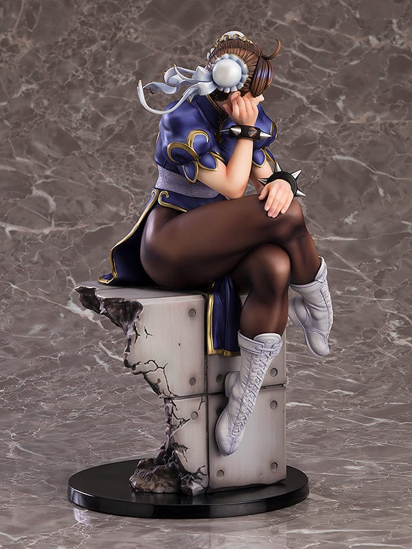 "Street Fighter Chun-Li 1/6 Scale Figure - A powerful and dynamic figure of Chun-Li from the iconic game series Street Fighter. This 1/6 scale figure captures Chun-Li in her signature battle pose, showcasing her strength and beauty. A must-have collectible for fans and collectors, meticulously crafted with attention to detail. Add this impressive Chun-Li figure to your collection and relive the intense martial arts battles of Street Fighter!"