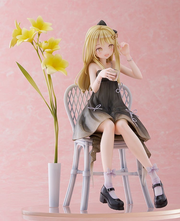 Nabi Illustration Toshishita Kanojo 1/6 Scale Figure featuring a blonde girl seated on a chair with a black dress, holding a drink, and accompanied by a vase of yellow flowers.