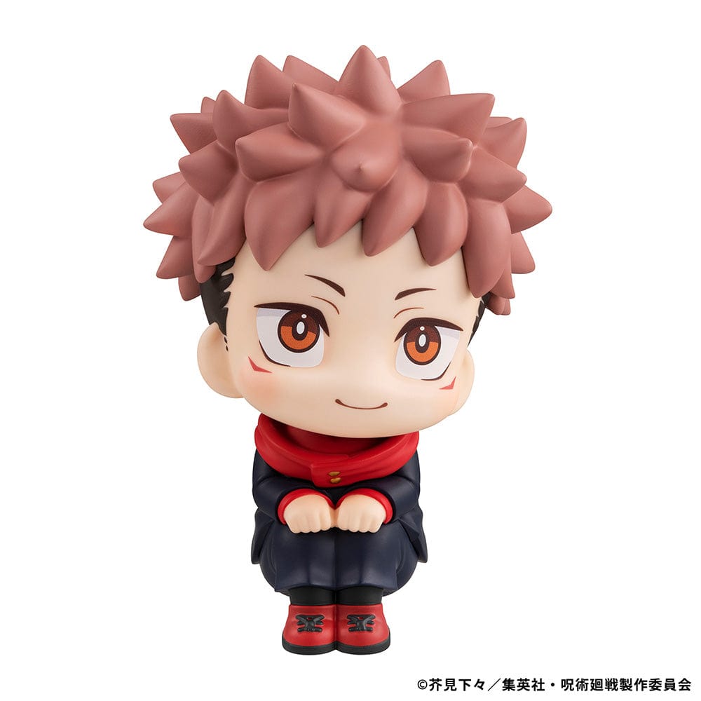 Lookup Figure Jujutsu Kaisen Yuji Itadori seated in chibi form, with spiky hair and bright smile, wearing black and red uniform.