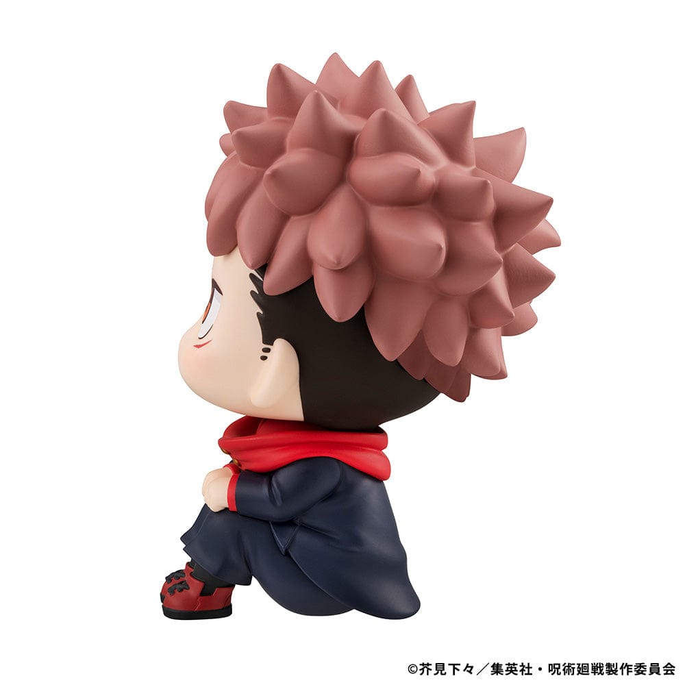 Lookup Figure Jujutsu Kaisen Yuji Itadori seated in chibi form, with spiky hair and bright smile, wearing black and red uniform.