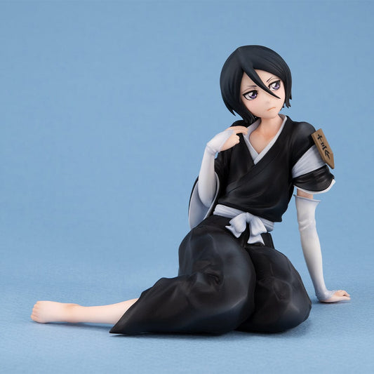 Bleach: Thousand-Year Blood War Melty Princess Rukia (Tenohira) figure in Shinigami uniform, seated with a thoughtful expression.