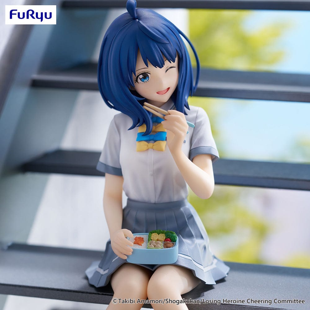 Makeine: Too Many Losing Heroines! Anna Yanami Noodle Stopper Figure, featuring Anna in a school uniform, seated on stairs with a bento box, and smiling playfully in a detailed design.