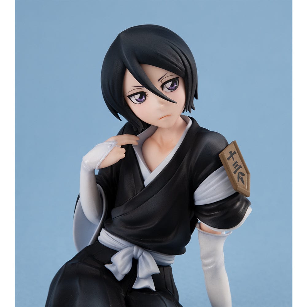 Bleach: Thousand-Year Blood War Melty Princess Rukia (Tenohira) figure in Shinigami uniform, seated with a thoughtful expression.