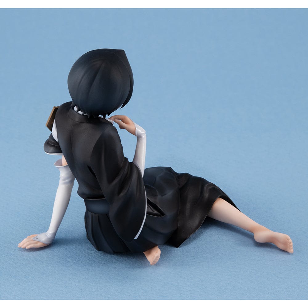 Bleach: Thousand-Year Blood War Melty Princess Rukia (Tenohira) figure in Shinigami uniform, seated with a thoughtful expression.