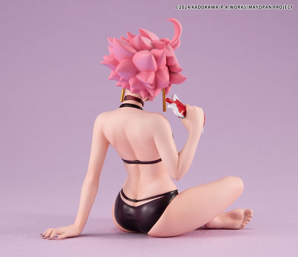 Mayonaka Punch Melty Princess Live (Tenohira) figure wearing a black bikini, seated with a confident expression and holding a drink.