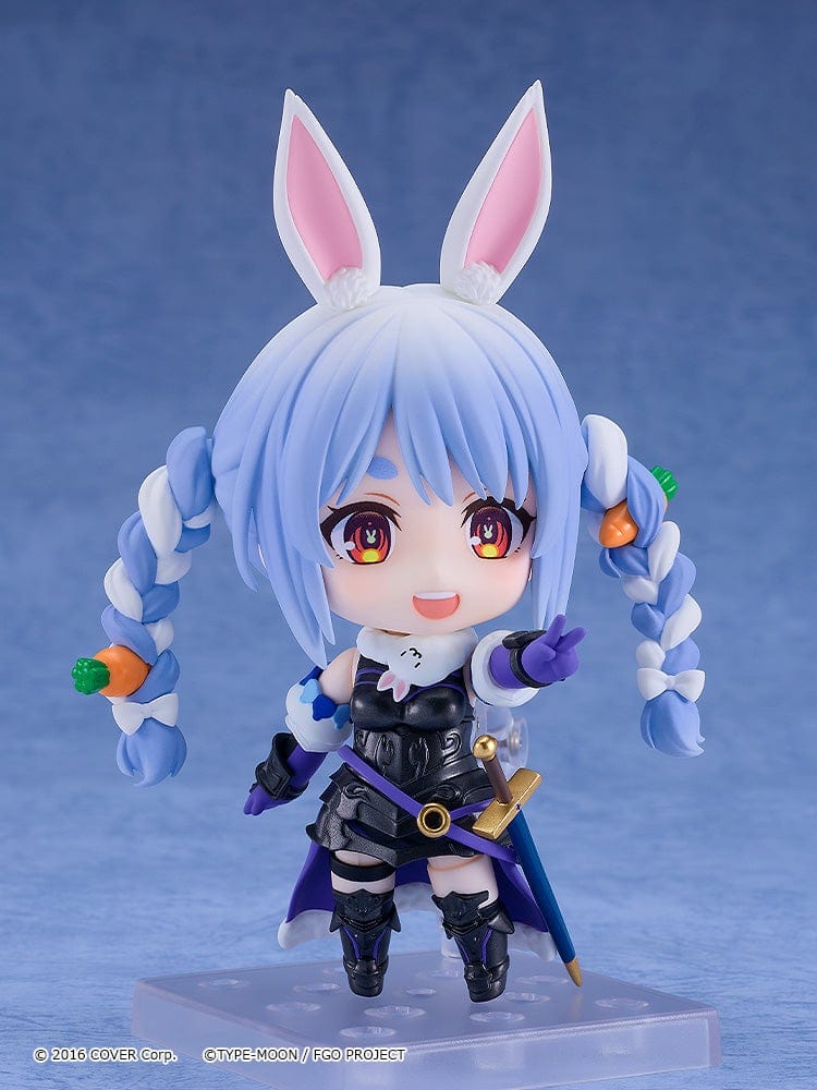 Nendoroid No.2682 Usada Pekora in Mash Kyrielight Shielder costume, featuring bunny ears, Shielder shield, and playful carrot-themed details.