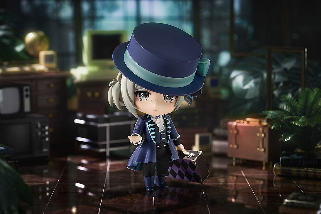 Reverse: 1999 Nendoroid No.2508 Vertin figure, featuring Vertin in a detailed outfit, holding a suitcase.