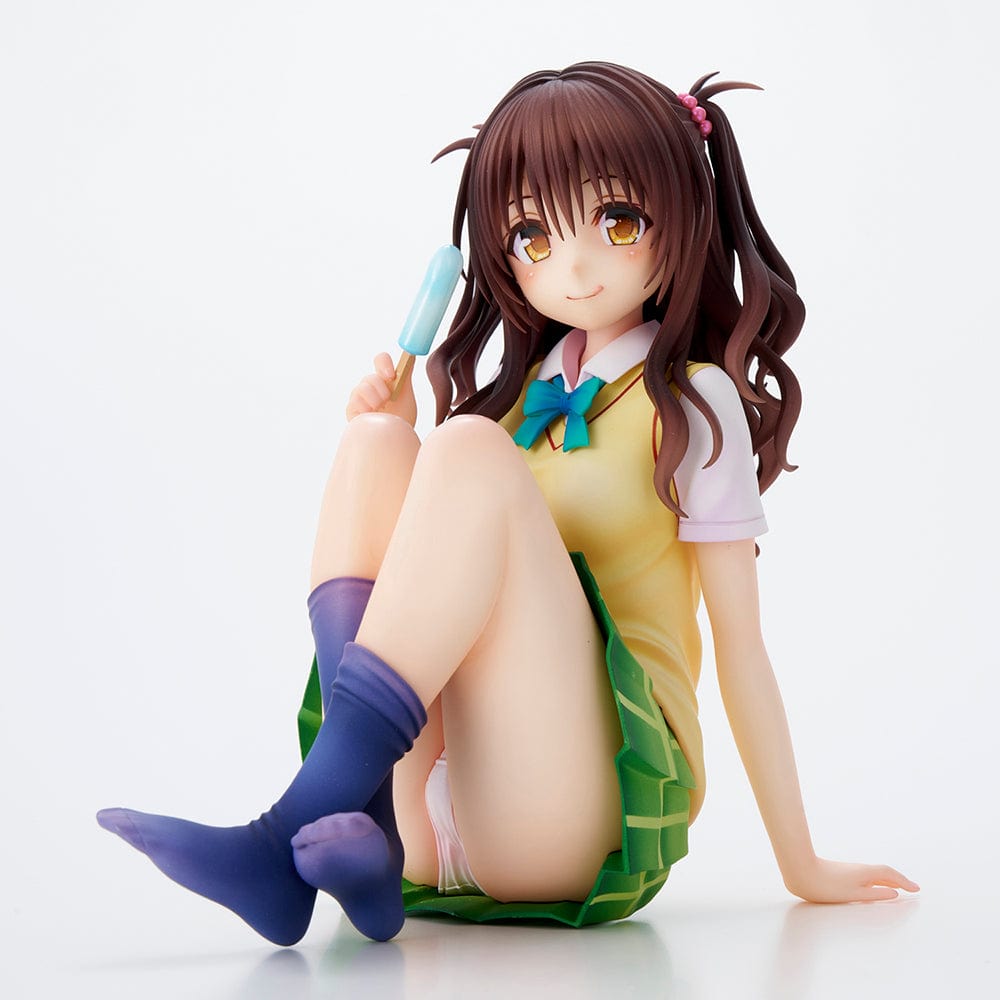 To Love-Ru Darkness School Uniform Series Mikan Yuki (High School Student Ver.) Figure in school uniform, sitting with popsicle and smiling.