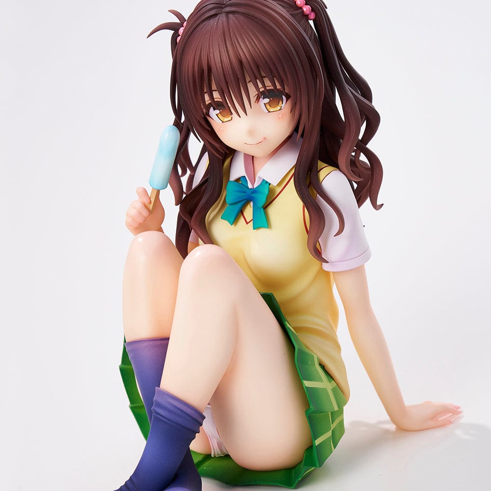 To Love-Ru Darkness School Uniform Series Mikan Yuki (High School Student Ver.) Figure in school uniform, sitting with popsicle and smiling.