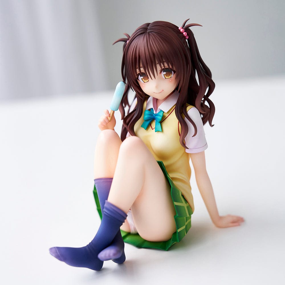 To Love-Ru Darkness School Uniform Series Mikan Yuki (High School Student Ver.) Figure in school uniform, sitting with popsicle and smiling.