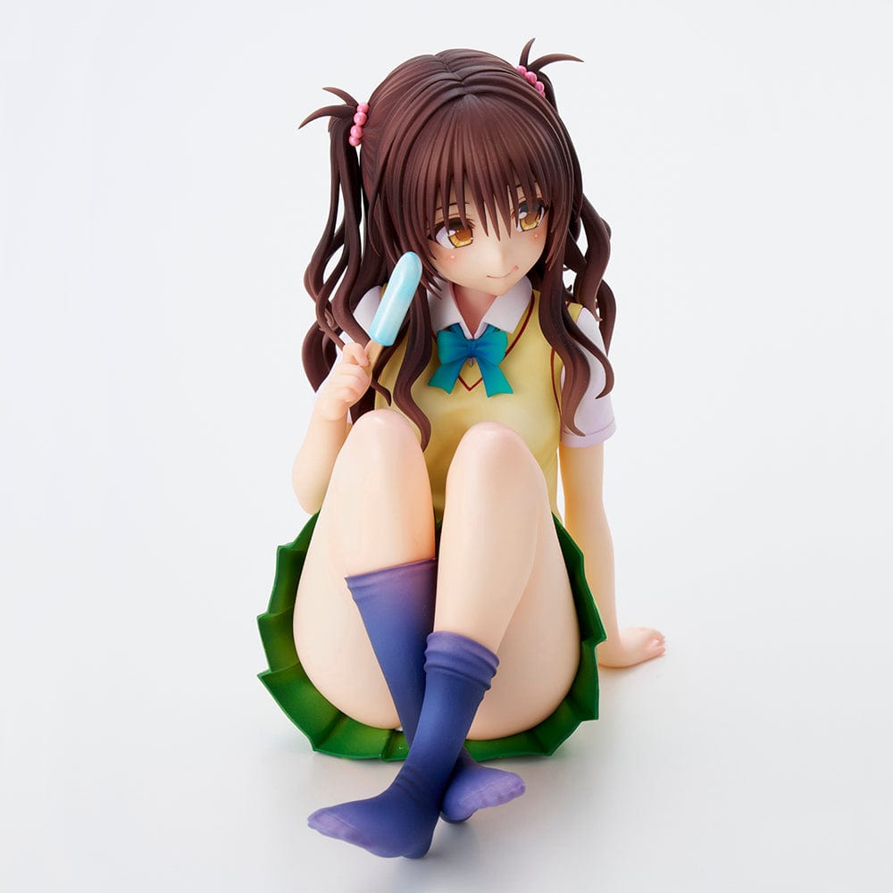 To Love-Ru Darkness School Uniform Series Mikan Yuki (High School Student Ver.) Figure in school uniform, sitting with popsicle and smiling.