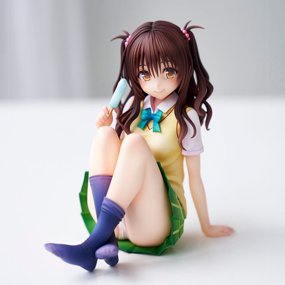 To Love-Ru Darkness School Uniform Series Mikan Yuki (High School Student Ver.) Figure in school uniform, sitting with popsicle and smiling.