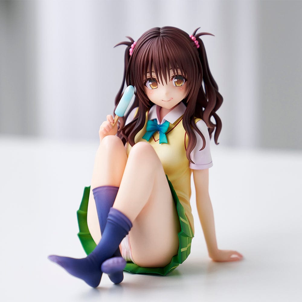 To Love-Ru Darkness School Uniform Series Mikan Yuki (High School Student Ver.) Figure in school uniform, sitting with popsicle and smiling.