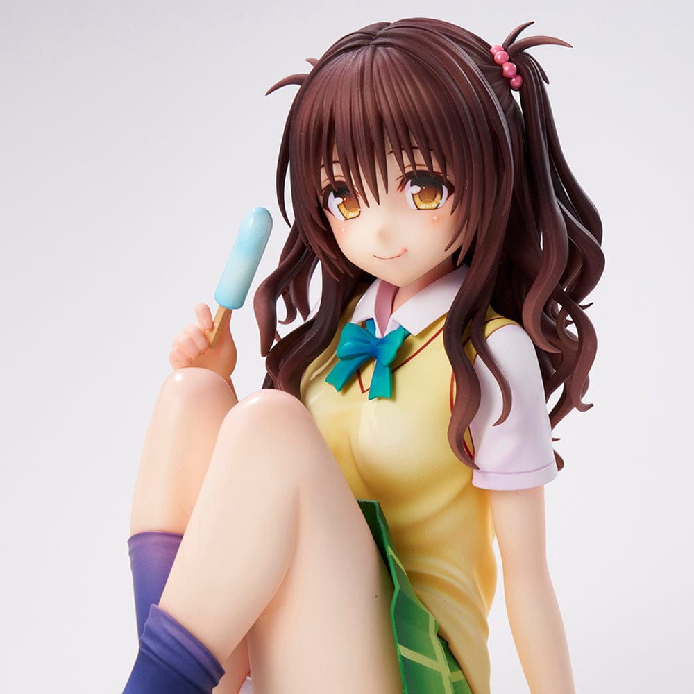 To Love-Ru Darkness School Uniform Series Mikan Yuki (High School Student Ver.) Figure in school uniform, sitting with popsicle and smiling.