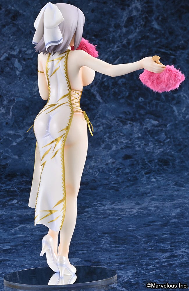 Senran Kagura: New Wave G-Burst Yumi (Chinese Holiday Ver.) 1/5 Scale Figure holding pink fluffy fans, wearing a detailed Chinese holiday outfit with gold accents.